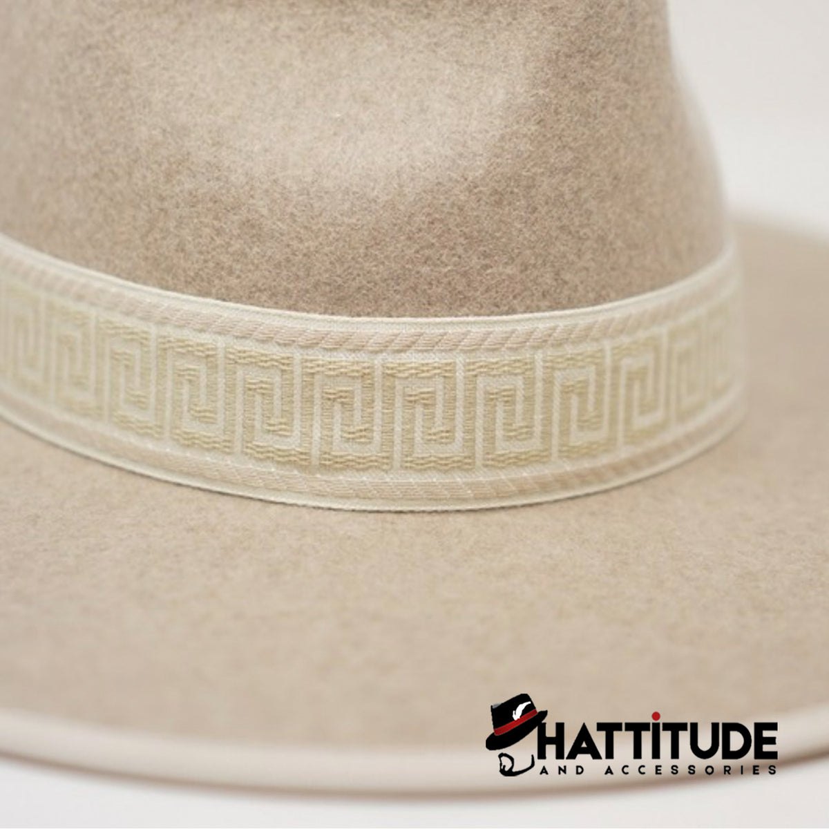 Edna - Hattitude